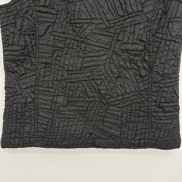 Chico's Lightweight Quilted Black Vest Chico's Size 0 (Small/4) Zip Up Abstract - Picture 6 of 8